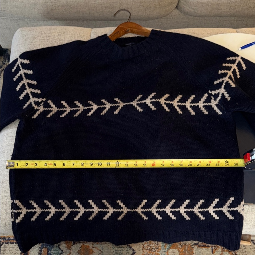 GAP Dark Blue Sweater with Light Pattern - image 10